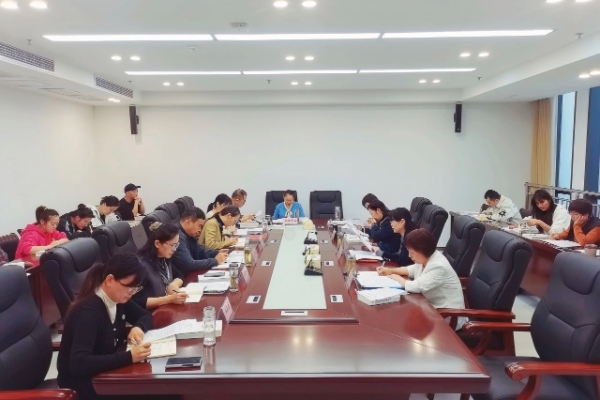 市妇联召开党组理论学习中心组（扩大）会议传达学习习近平主席在全球妇女峰会开幕式的主旨讲话精神