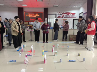 高新区三和镇泉山湖社区妇联开展“弘扬孝亲敬老美德 共建老年友好社会”主题活动