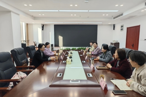 淮南师范学院党委常委、副院长陈秀来市妇联调研交流