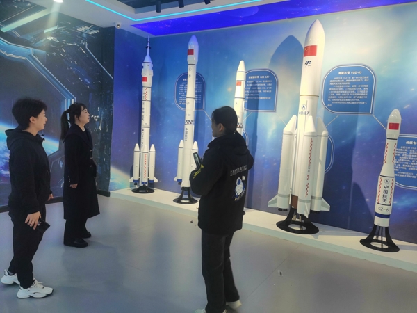 高新区妇联开展调研走访女性企业家活动