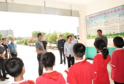 毛集实验区妇联：“儿童友好 童乐毛集”暨区工委书记胡林娜率队开展“六一”儿童节慰问活动